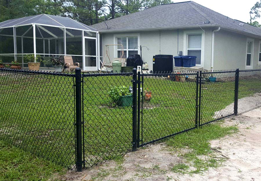 When compared to other fence materials, chain link fence is among the least expensive options.